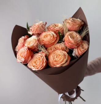 Golden Chestnut rose bouquet