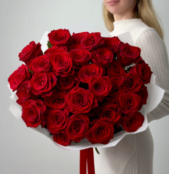 3 Dozen Scarlet Roses